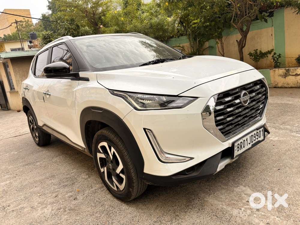 Nissan Magnite 1.0 Xv Premium, 2025, Petrol