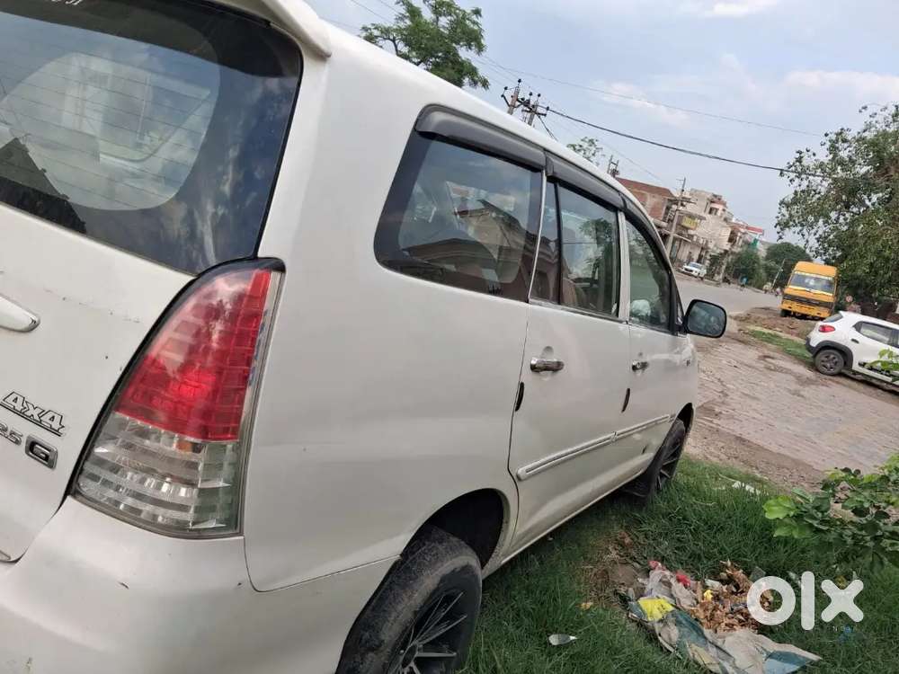 Toyota Innova 2010 Diesel Well Maintained