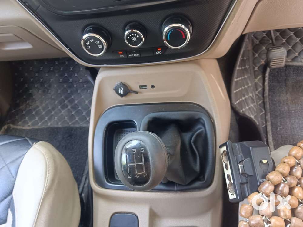 Mahindra Tuv 300 Mhawk100 T8, 2015, Diesel