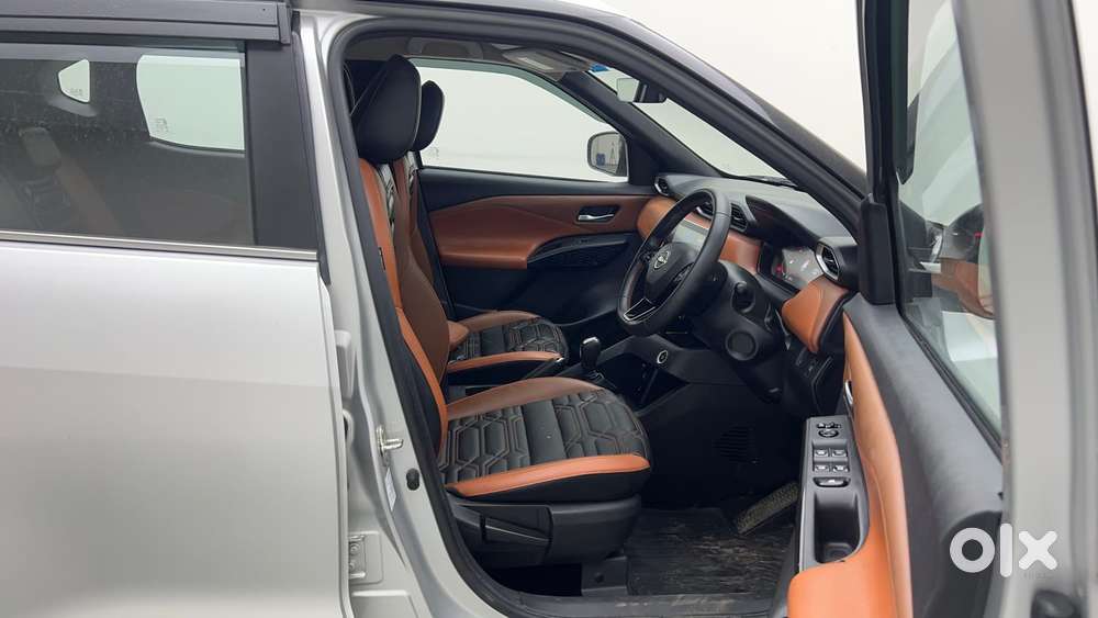 Nissan Magnite 1.0 Xv Premium Dual Tone, 2024, Petrol