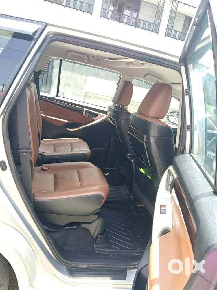 Toyota Innova Crysta 2.8z Automatic, 2017, Diesel