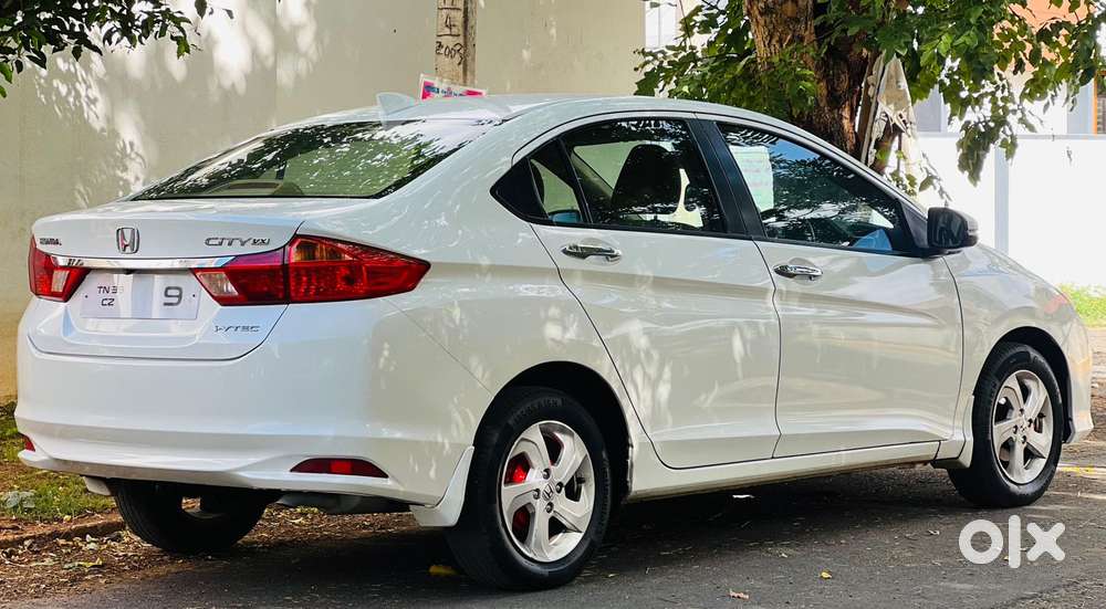 Honda City V At Sunroof I-vtec, 2016, Petrol