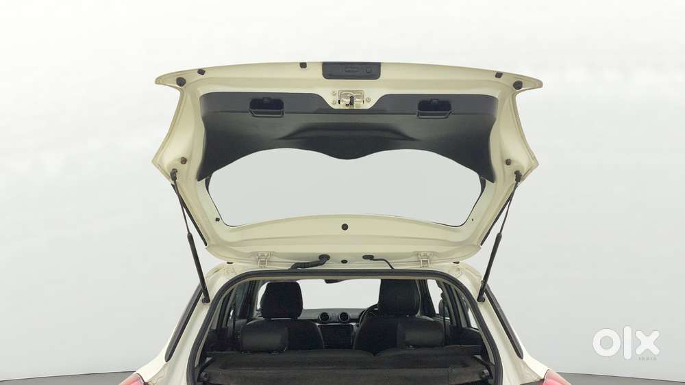 Maruti Suzuki Swift Amt Zxi, 2022, Petrol