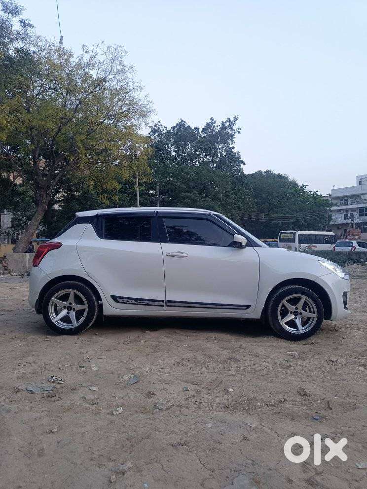 Maruti Suzuki Swift Vxi + Manual, 2019, Cng & Hybrids
