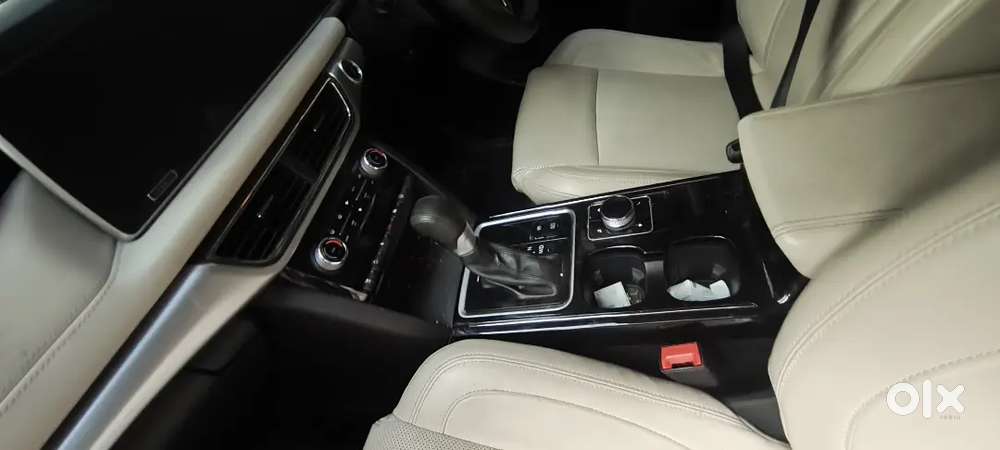 Mahindra Xuv700 Ax7 2025