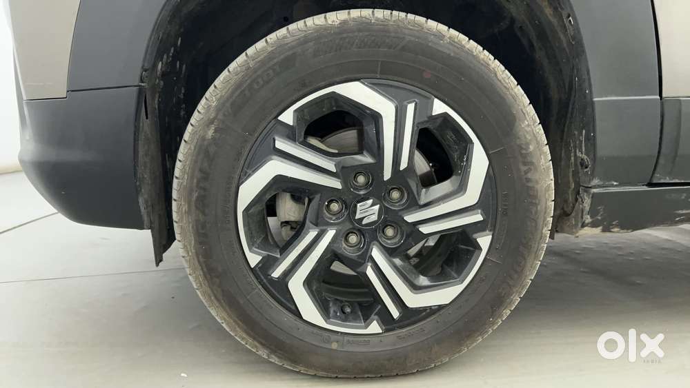 Maruti Suzuki Brezza 1.5 Zxi At Smart Hybrid Dual Tone, 2022, Petrol