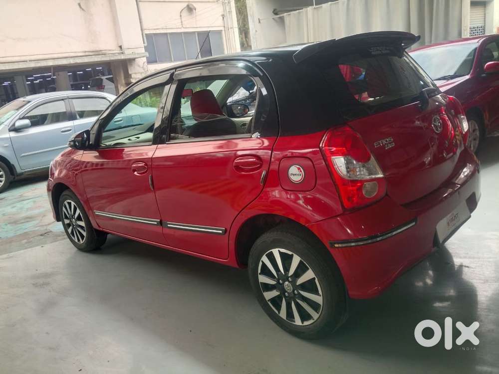 Toyota Etios Liva V Dual Tone, 2018, Petrol