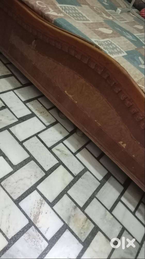 OLD BOX BED