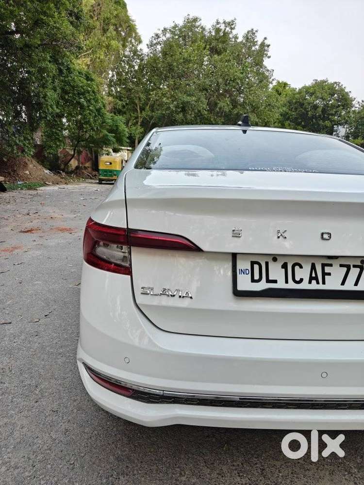 Skoda Slavia Style 1.0l Tsi At, 2022, Petrol