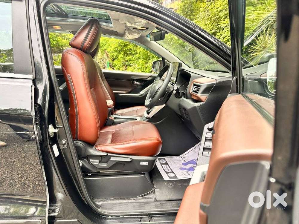 Toyota Innova Hycross 2.0 Vx (o) Hybrid 7 Str, 2024, Petrol