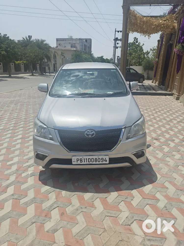 Toyota Innova 2014 Diesel 97000 Km Driven Brand New Car