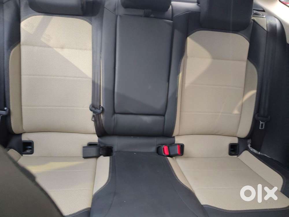 Skoda Slavia Style 1.0l Tsi At, 2022, Petrol