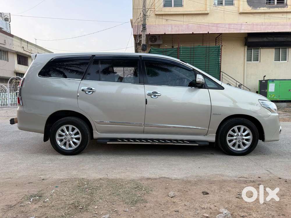 Toyota Innova 2.5 V 8 Str, 2014, Diesel