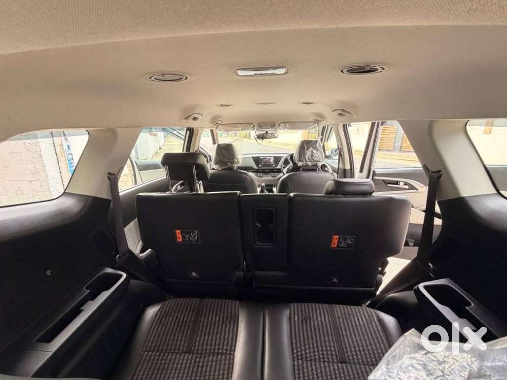 Kia Carens, 2022, Petrol