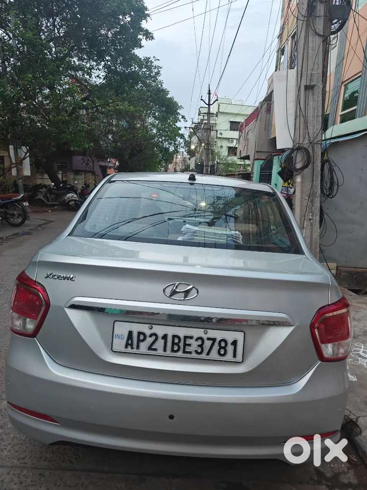 Hyundai Xcent 2015 Diesel 130000 Km Driven Well Maintained