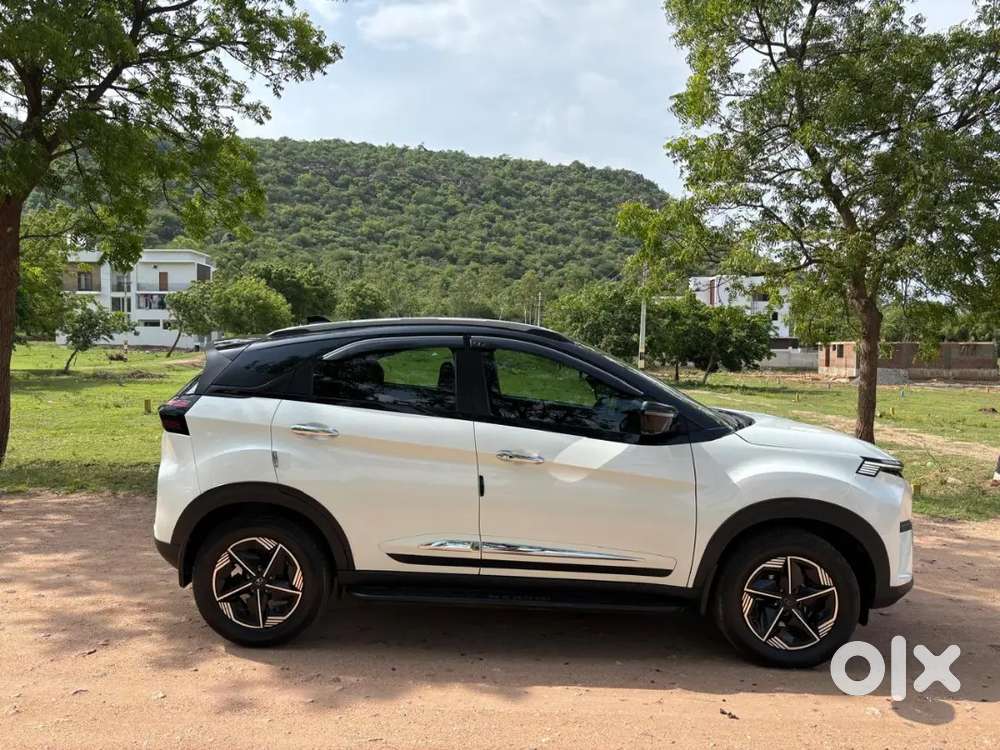 Tata Nexon 2025 Petrol Well Maintained