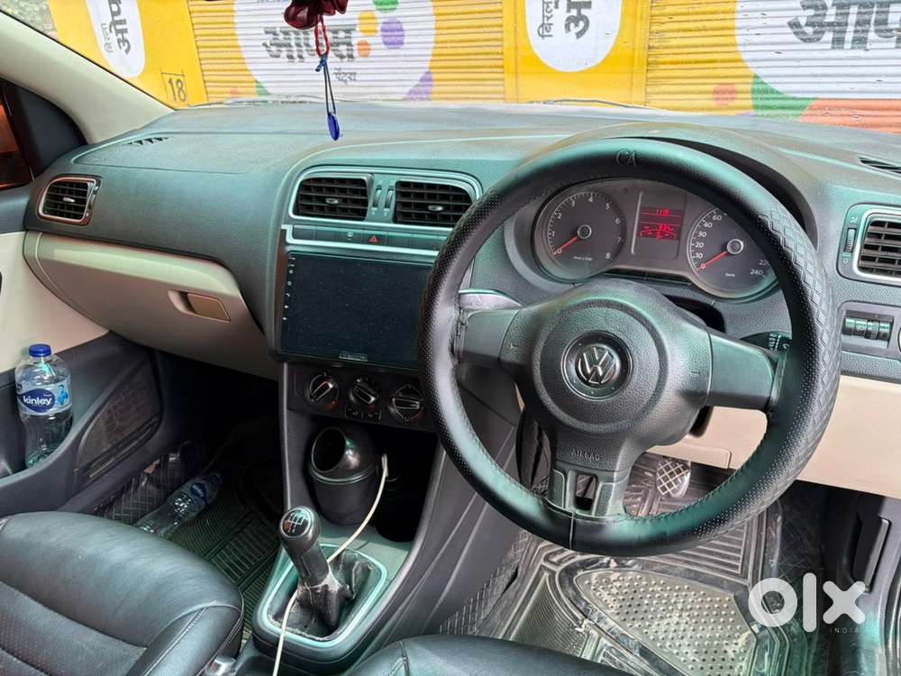 Volkswagen Polo 2012 Car