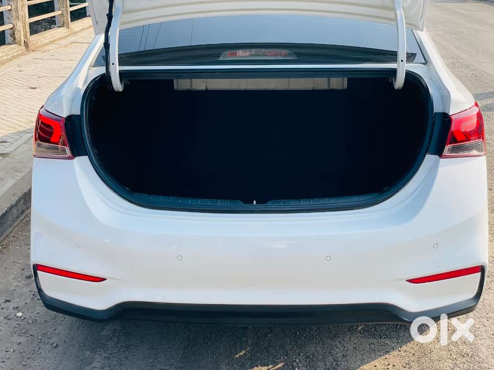 Hyundai Verna 1.5 Sx (o) Vtvt, 2018, Petrol