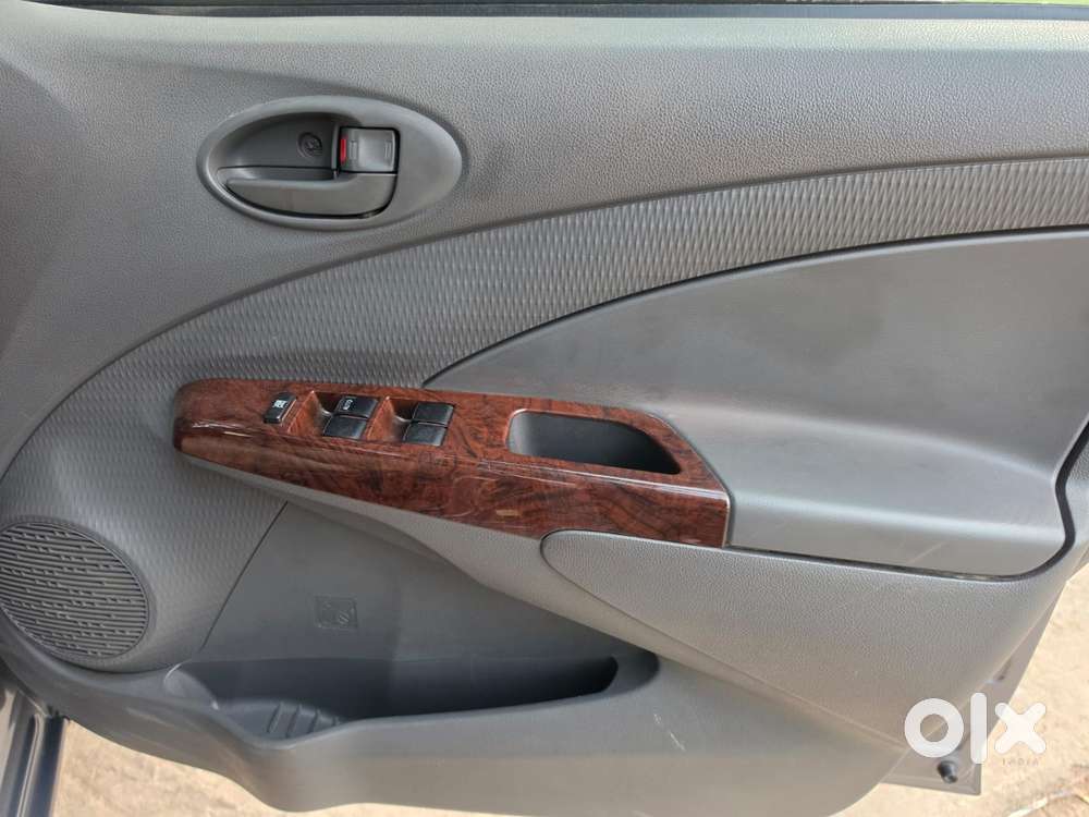 Toyota Etios Liva, 2013, Petrol