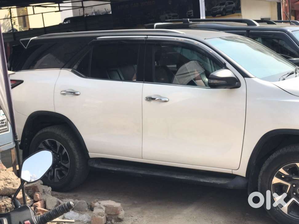 Toyota Fortuner Legender, 2022, Diesel
