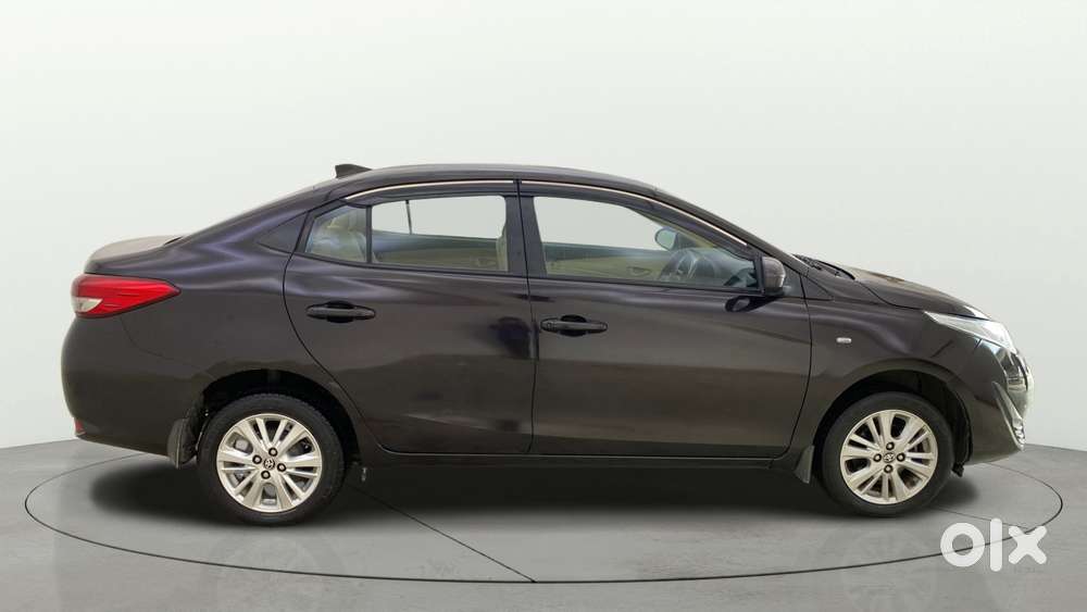 Toyota Yaris J Cvt, 2020, Petrol