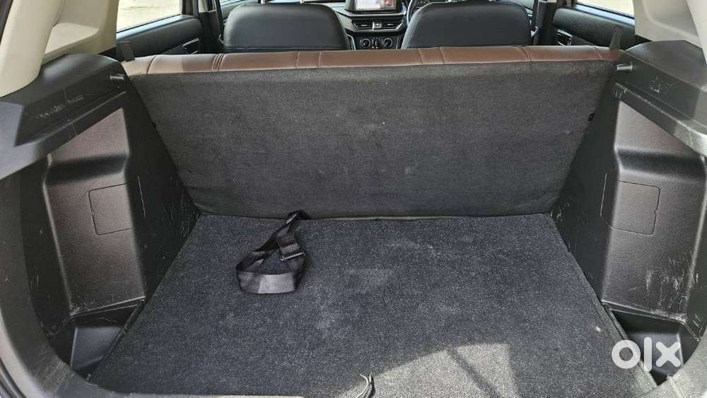 Maruti Suzuki Brezza 1.5 Lxi Smart Hybrid, 2023, Petrol