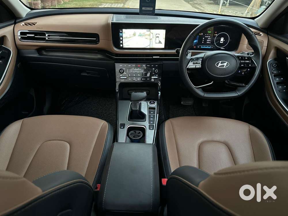 Hyundai Alcazar 2.0 Signature (o) Petrol At 6 Str, 2025, Petrol