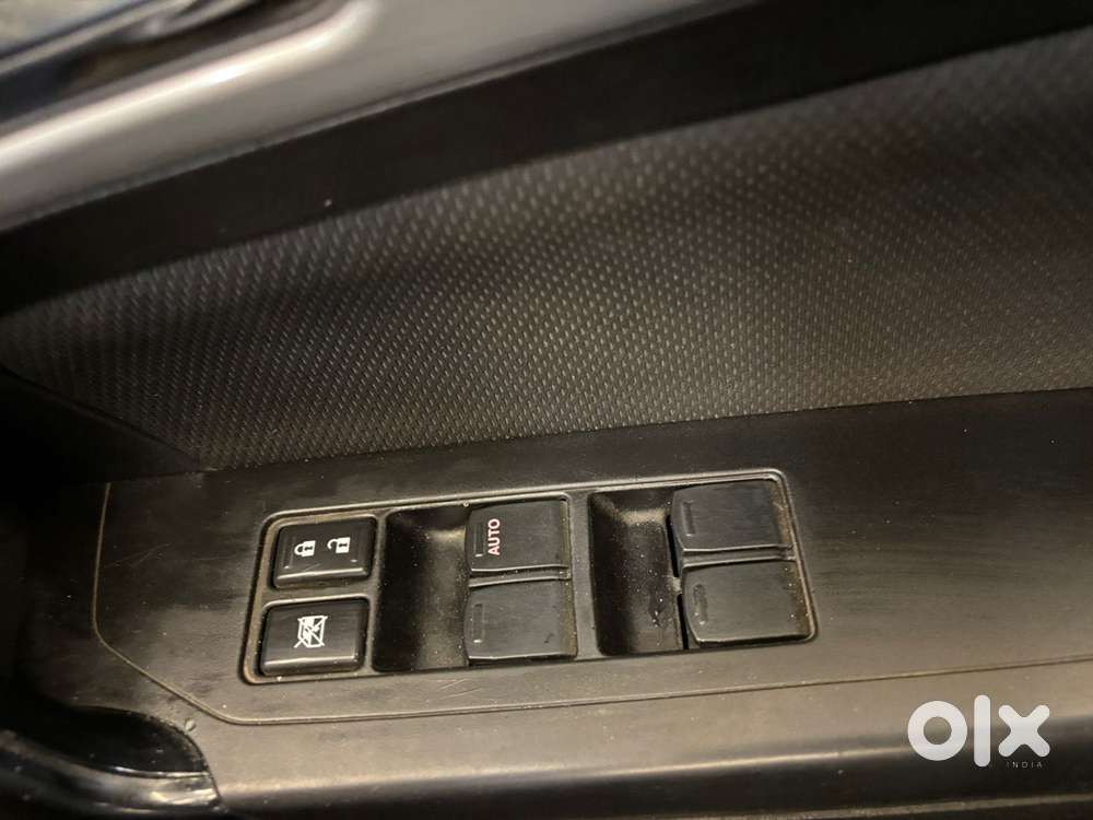 Maruti Suzuki Brezza Zdi+ Dual Tone, 2018, Diesel