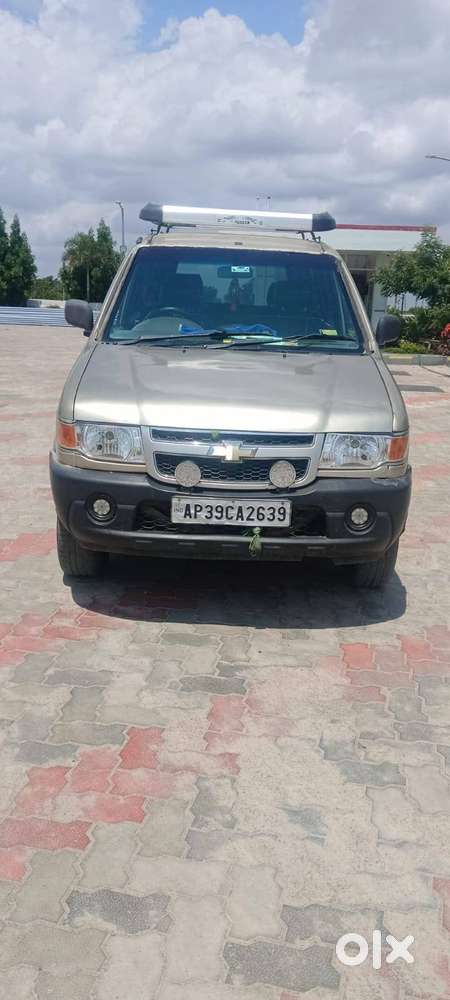 Chevrolet Tavera Neo 2012