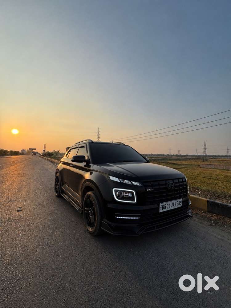 Hyundai Venue Petrol 2024