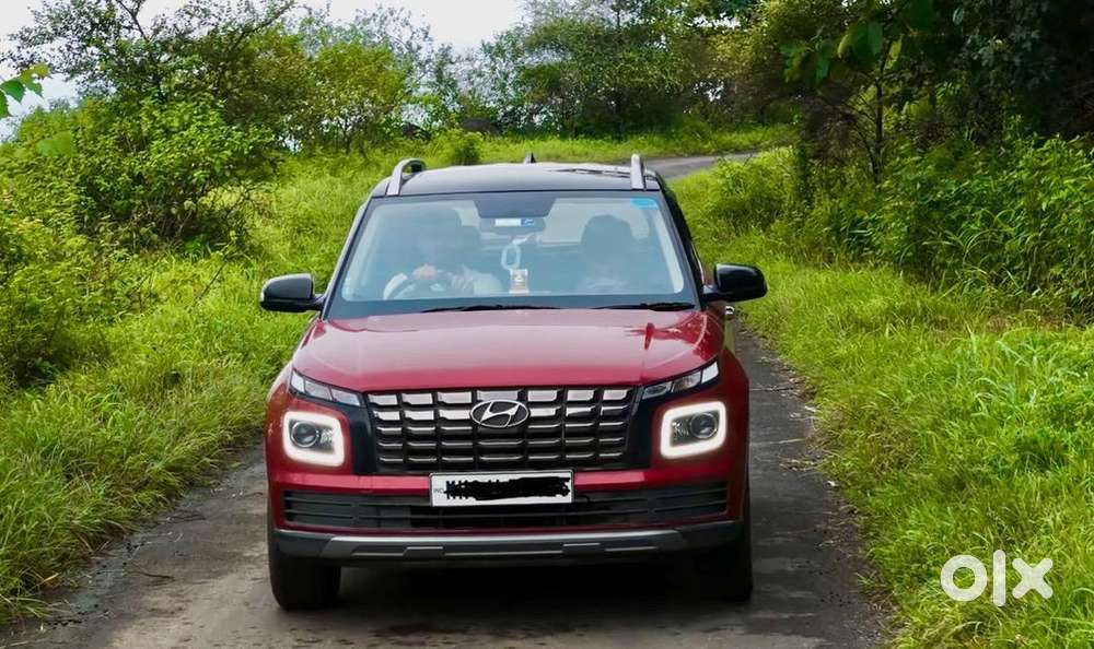 Hyundai Venue 2022 Facelift Imt Petrol Less Driven