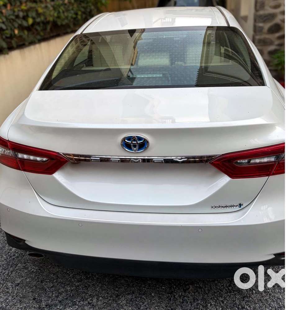 Toyota Camry 2024 Petrol 3400 Km Doctor Driven In Show Room Condition
