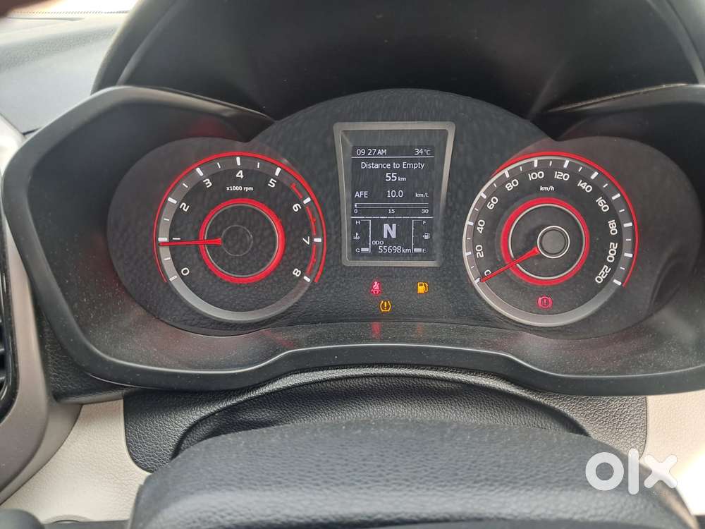 Mahindra Xuv300 W8, 2022, Petrol