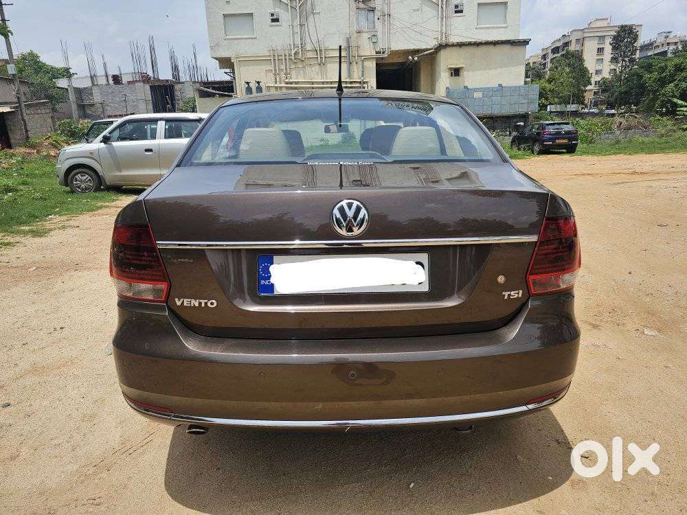 Volkswagen Vento 1.2 Tsi Highline At, 2015, Petrol