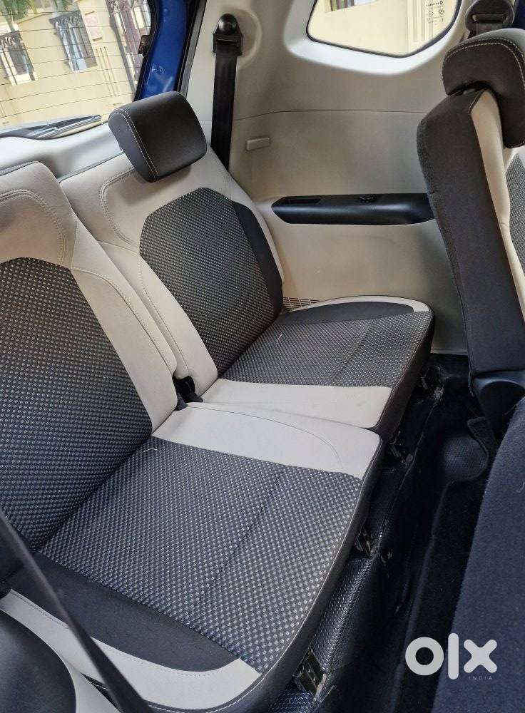 Renault Triber Rxz, 2022, Petrol