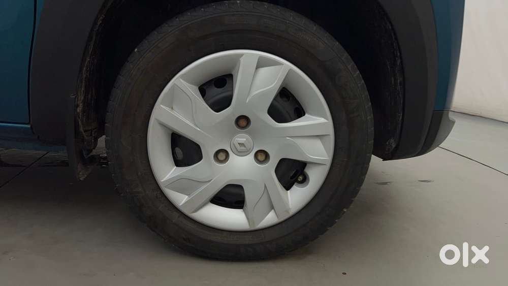 Renault Kwid 1.0 Rxt Amt, 2023, Petrol