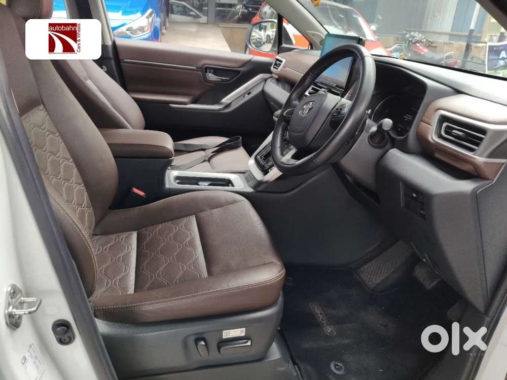 Toyota Innova Hycross 2.0 Zx Hybrid 7 Str, 2023, Petrol