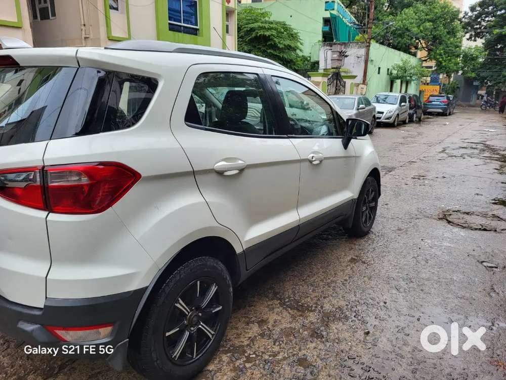 Showroom Track Ford Ecosport Petrol 2016