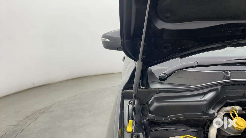 Mahindra Xuv300 W8 Option, 2021, Petrol