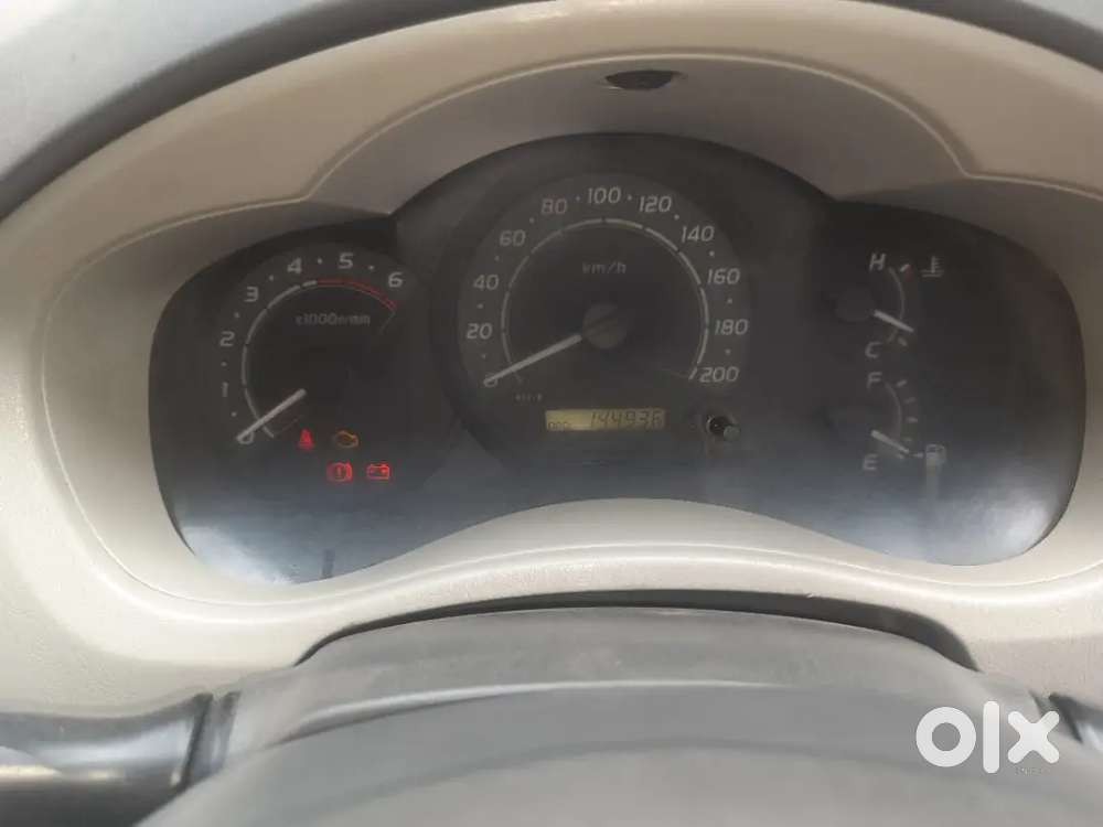 8 Seater Toyota Innova 2010 Diesel 145000 Km Driven Insurance Valid