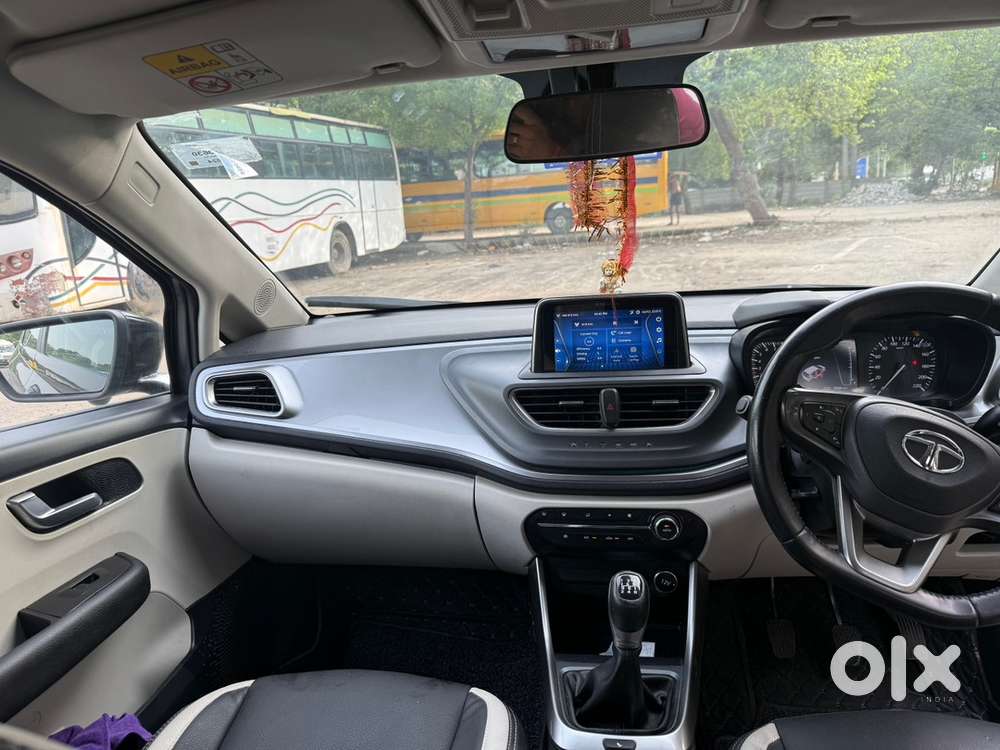 Tata Altoz Petrol 2024