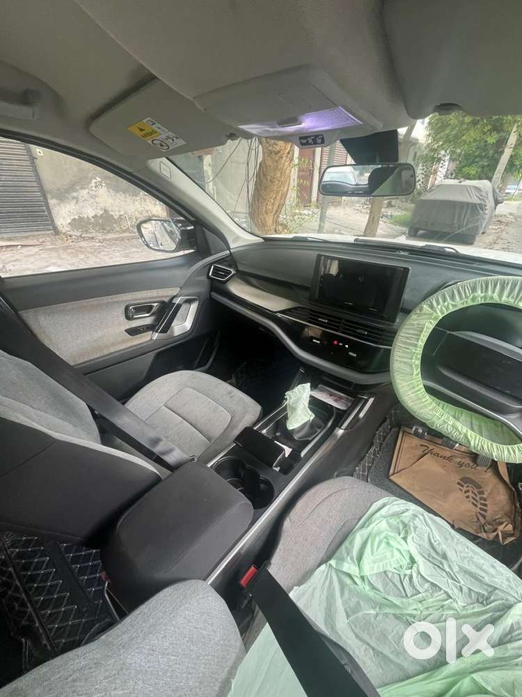 2024 Tata Harrier Smart