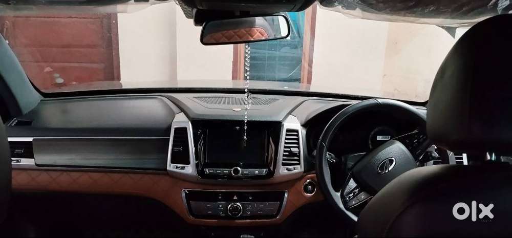 Mahindra Alturas G4 Rare Used Suv