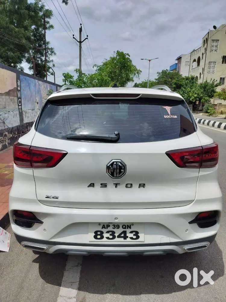 Mg Astor White