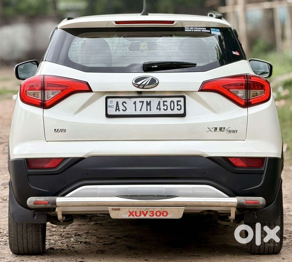 Mahindra Xuv300 W8, 2022, Petrol