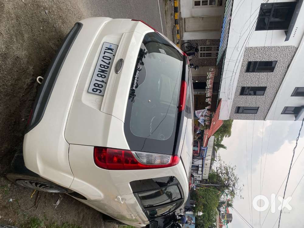 Ford Figo 2010 Petrol 120000 Km Driven