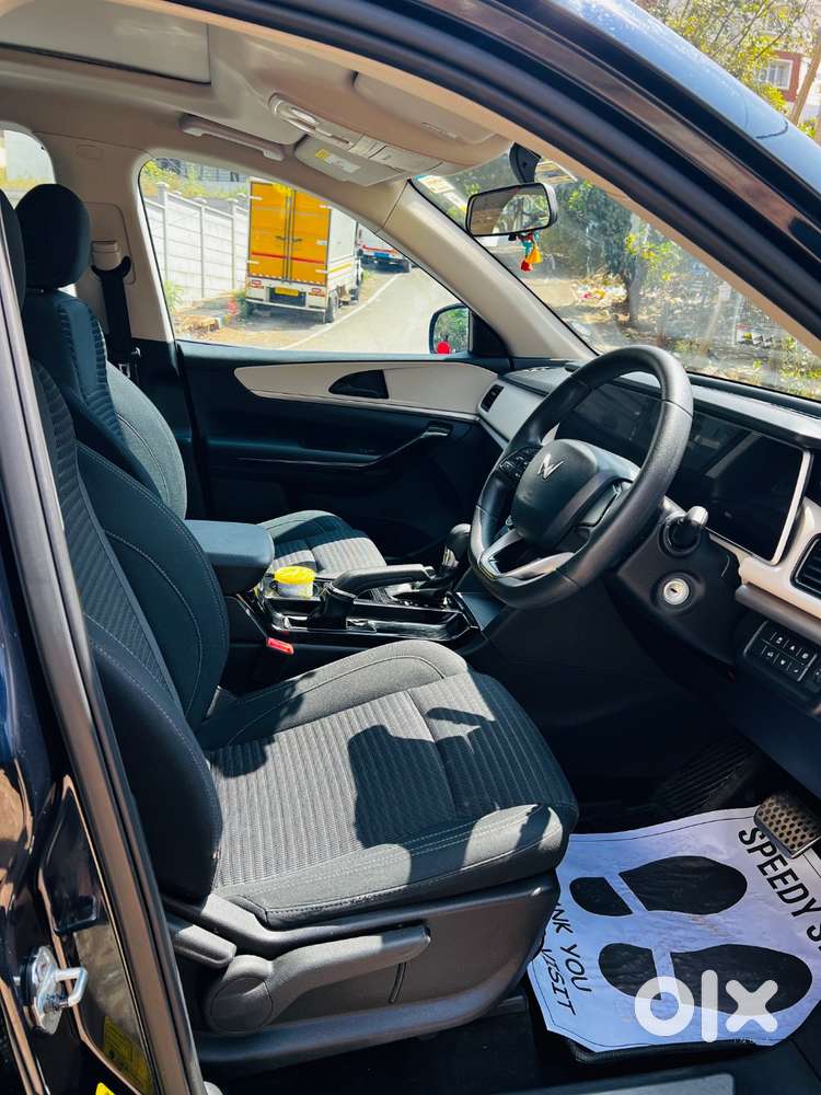 Xuv700 Ax5dsl At 5seater 4yrs