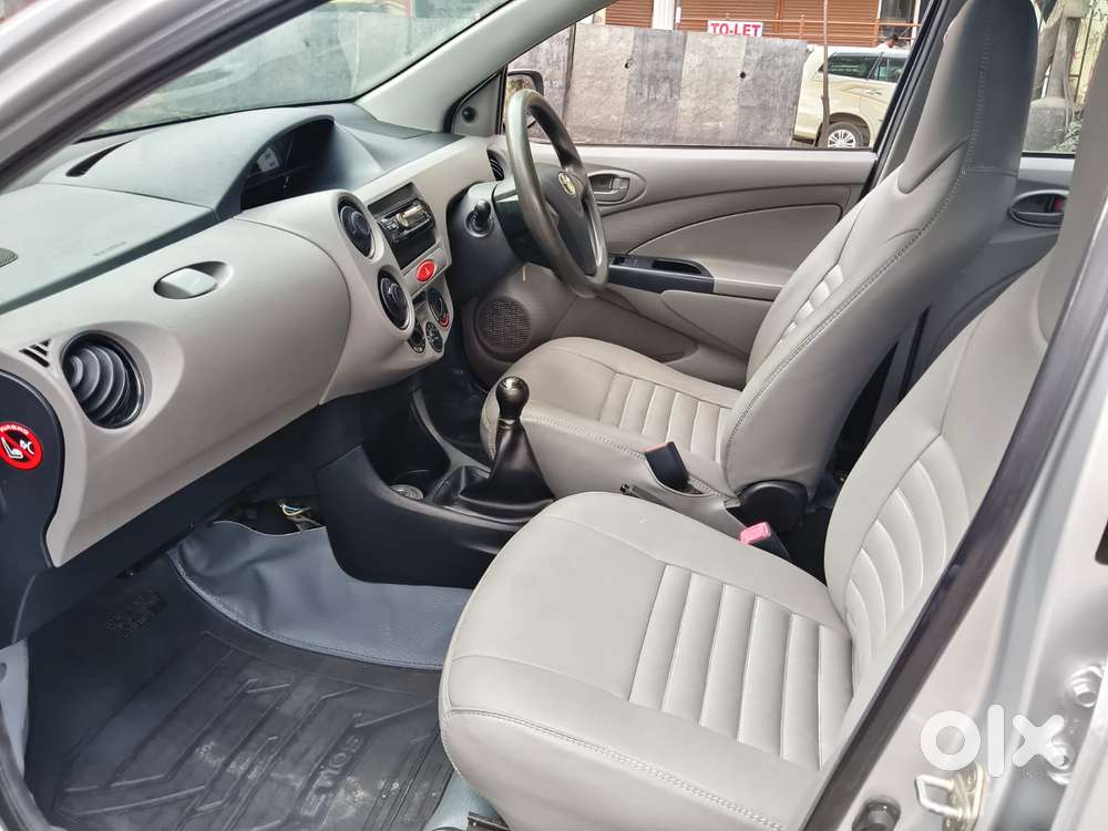 Toyota Etios Liva G, 2011, Petrol