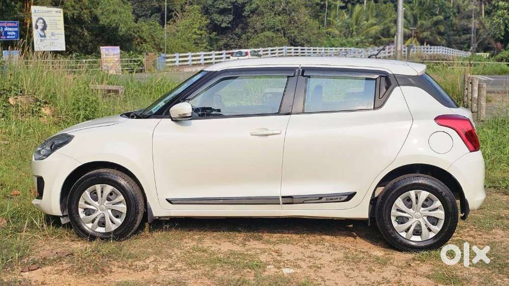 Maruti Suzuki Swift 2018 Amt Vxi, 2022, Petrol