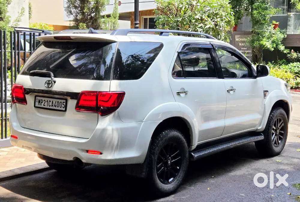 Toyota Fortuner Automatic 2nd Owner